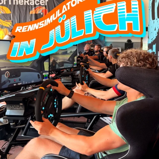 Du hast noch keinen Führerschein und würdest gerne einmal in den Genuss kommen, ein Fahrzeug am Limit zu bewegen? 🏎

Wir haben die Lösung: Unsere Rennsimulatoren von Actoracer haben nicht nur Lenkrad und Pedale, auch der Sitz bewegt sich entsprechend dem, was auf dem Bildschirm passiert.

Schnupper erste Rennfahrerluft in unserem Headquarter in Jülich! Du hast Freunde, die auch Bock haben? Auch Sessions mit bis zu sechs Fahrern gegeneinander sind möglich! 🔥

👉Jetzt buchen: Den Link findet ihr in der Bio.

#RennWelten #Simracing #Actoracer #Motorsport #HautnahErleben
